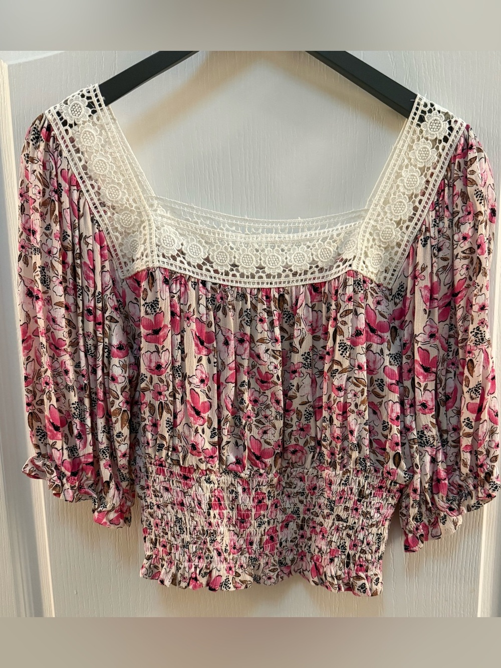 NWT Love & Piece Collective Pink Floral Puff Sleeve Crop Top Large